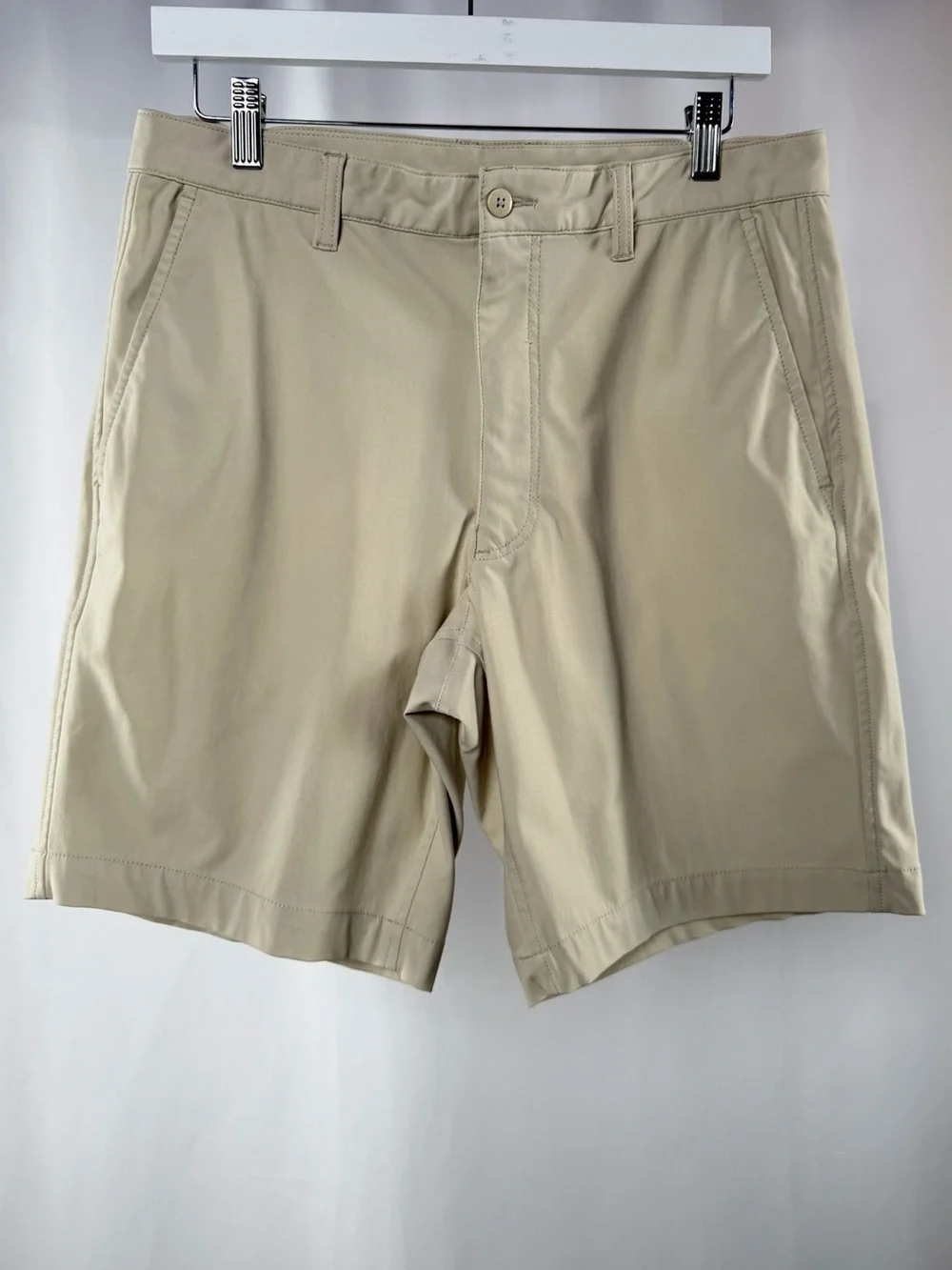 FootJoy Mens Performance Golf Stretch Chino Shorts in Light Tan Size 32